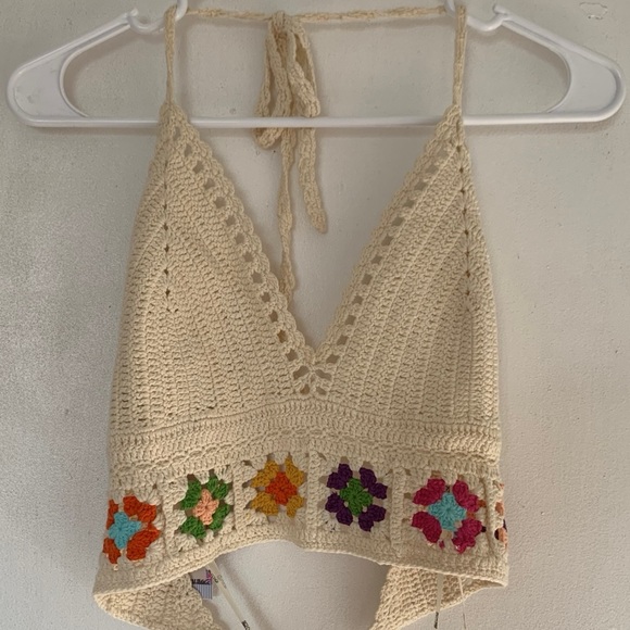 Beach By Exist Tops - NWT Beach By Exist Boho Floral Hand Made Crochet Halter Crop Top